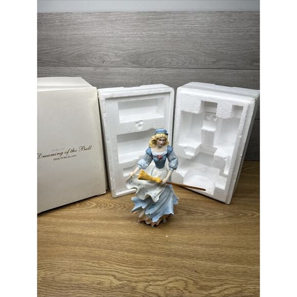 Vintage 1993 Lenox Cinderella – Dreaming of the Ball” Princess Figurine 9.75” - Picture 1 of 12